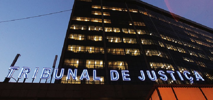 Obras de arte, bolsas Chanel… Os achados da PF na casa de desembargador