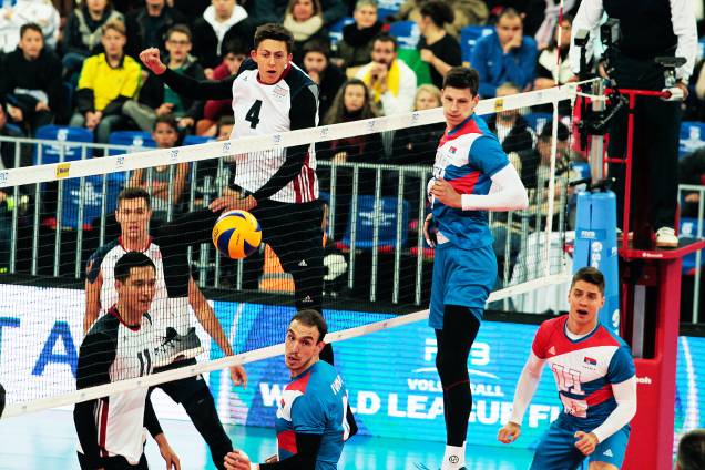 Partida entre Sérvia e USA pela liga mundia de vôlei no estádio Arena da Baixada em Curitiba (PR) - 05/07/2017 Partida entre Sérvia e USA pela liga mundia de vôlei no estádio Arena da Baixada em Curitiba (PR) - 05/07/2017