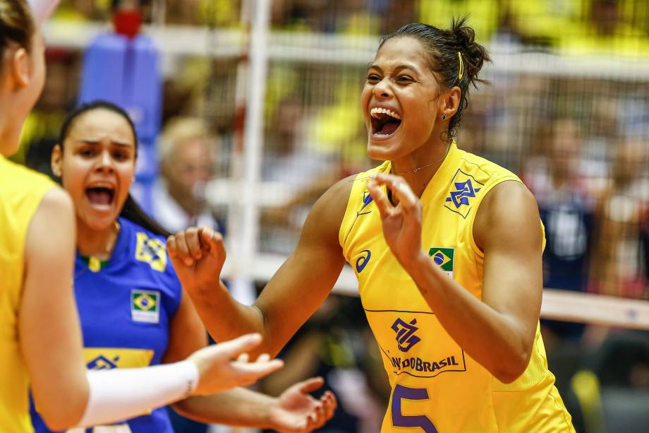 Seleção brasileira enfrenta os Estados Unidos na semi-final do Grand Prix de Vôlei