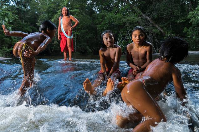 Jurara Wajãpi, 70 anos, é um dos chefes da tribo Waiãpi. "Esta terra quem fez para nós é o nosso dono”, diz ele sobre o decreto que autoriza a mineração em 20% do território da Reserva Nacional de Cobre e Seus Associados, a Renca Jurara Wajãpi, 70 anos, é um dos chefes da tribo Waiãpi. "Esta terra quem fez para nós é o nosso dono”, diz ele sobre o decreto que autoriza a mineração em 20% do território da Reserva Nacional de Cobre e Seus Associados, a Renca