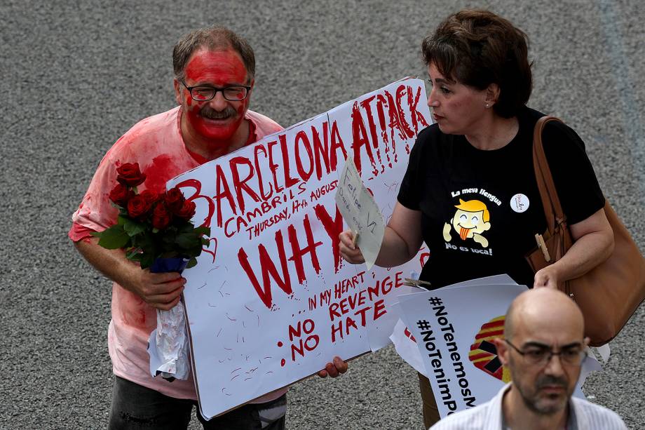 Barcelona realiza uma grande marcha contra o terrorismo e pela paz após os atentados da semana passada na capital catalã - 26/08/2017