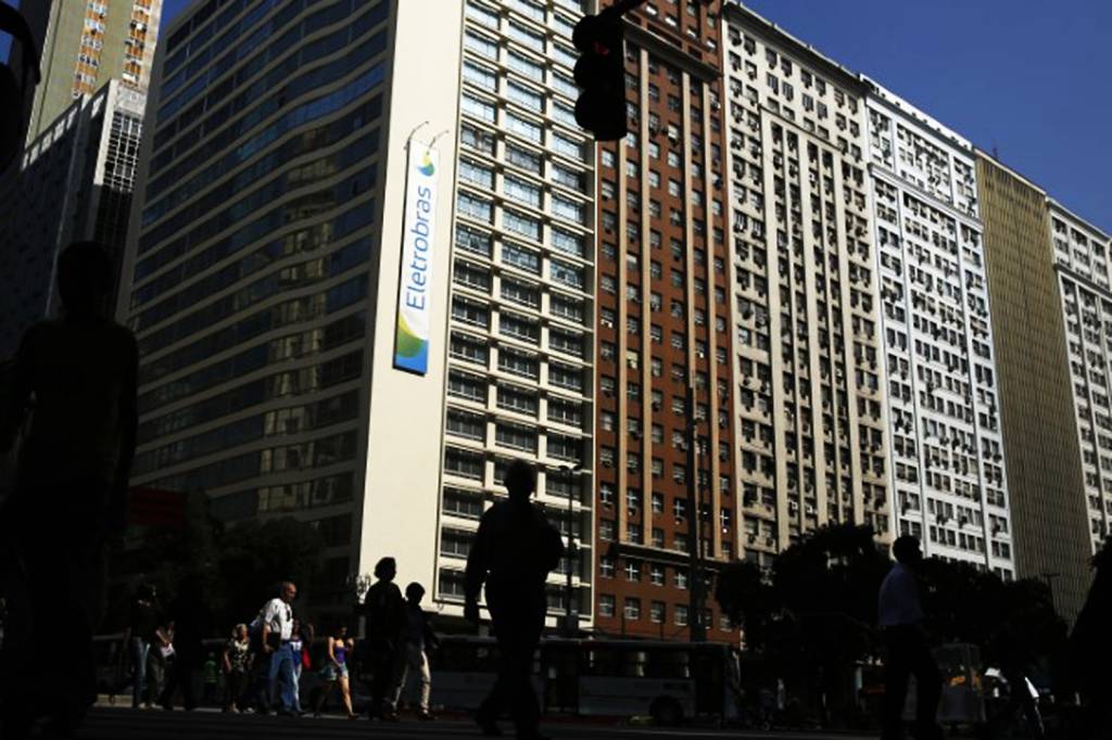 Acordo da Eletrobras com Lula é positivo, dizem analistas, e ações sobem com força