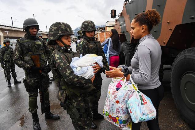Forças Armadas e Polícias Civil e Militar realizam operação em comunidades na zona norte do Rio de Janeiro - 21/08/2017 Forças Armadas e Polícias Civil e Militar realizam operação em comunidades na zona norte do Rio de Janeiro - 21/08/2017
