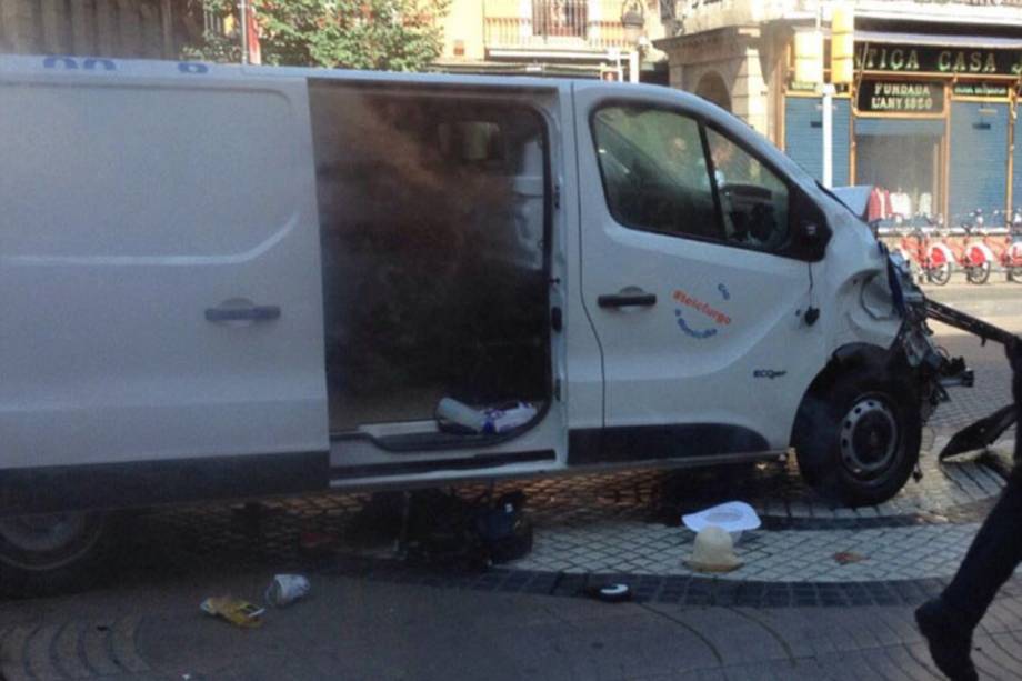 Van usando durante ataque nos arredores da avenida Las Ramblas em Barcelona, na Espanha - 17/08/2017