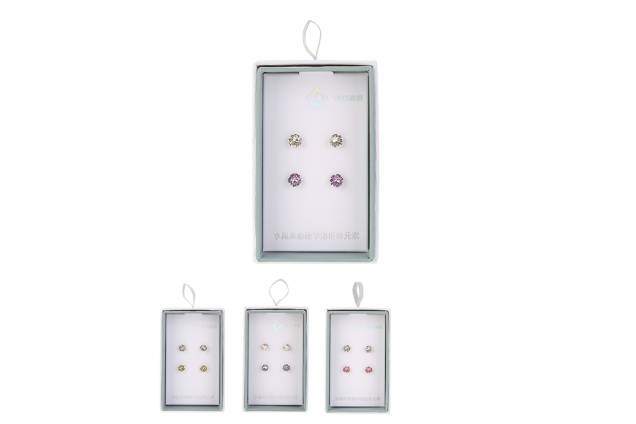 R$ 19,90 Swarovski Element --- 925 Silver Ear Studs R$ 19,90 Swarovski Element --- 925 Silver Ear Studs