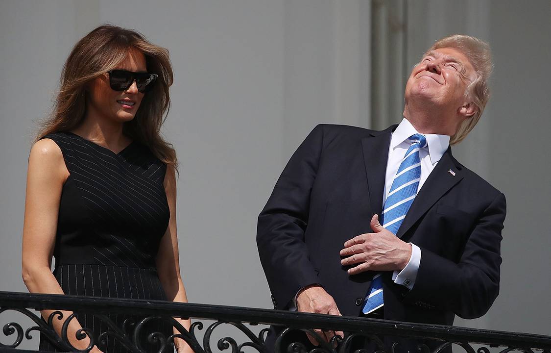 Eclipse solar total - Donald Trump
