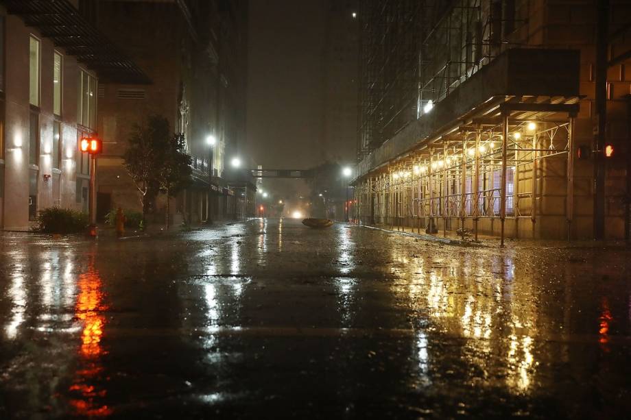 Ruas e avenidas alagadas em Miami, na Flórida, após tempestade causada pela aproximação do furacão Irma