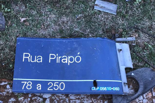 No dia seguinte ao tiroteio com policiais que terminou na morte de dez suspeitos, silêncio de moradores e marcas do confronto na região do Morumbi, Zona Sul de São Paulo - 04/09/2017 No dia seguinte ao tiroteio com policiais que terminou na morte de dez suspeitos, silêncio de moradores e marcas do confronto na região do Morumbi, Zona Sul de São Paulo - 04/09/2017