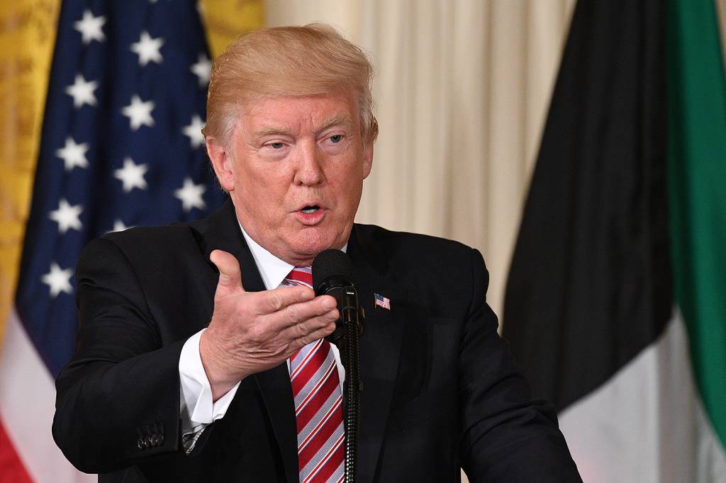 Trump diz que ação militar é uma opção contra a Coreia do Norte