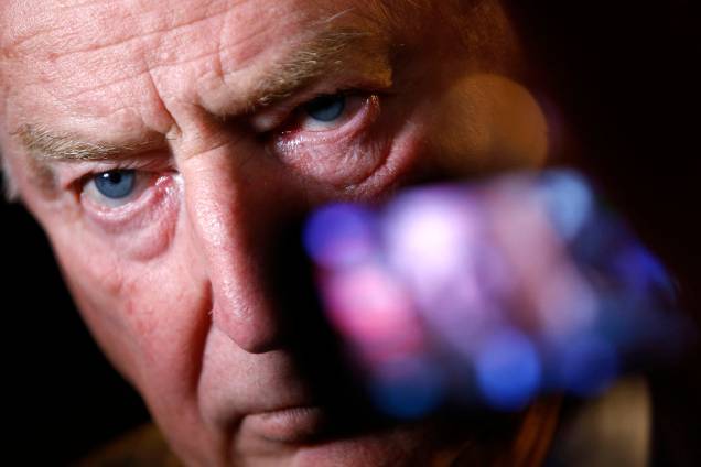 O candidato Alexander Gauland, do partido Alternativa para a Alemanha (AfD), concede entrevista após os primeiros resultados de boca de urna, em Berlim O candidato Alexander Gauland, do partido Alternativa para a Alemanha (AfD), concede entrevista após os primeiros resultados de boca de urna, em Berlim