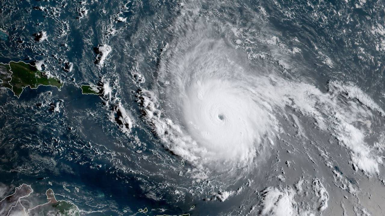 Imagens do dia - Furacão Irma avança em direção ao Caribe