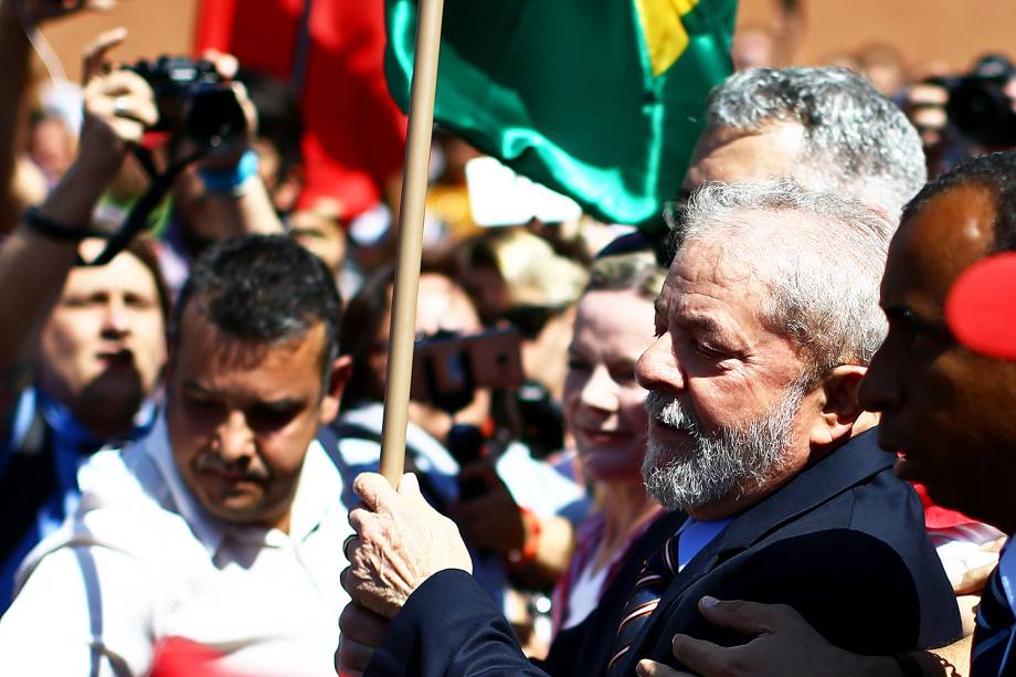 O ex-presidente Luiz Inácio Lula da Silva chega para depor ao juiz Sergio Moro na sede da Justiça Federal em Curitiba (PR) - 13/09/2017