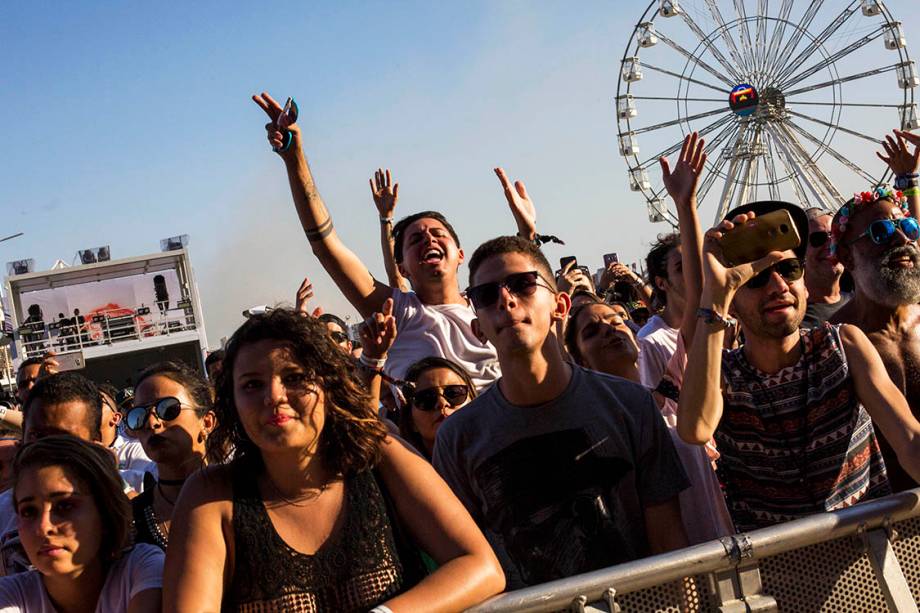 Público curte o show da cantora Céu durante o primeiro dia do Rock in Rio - 15/09/2017