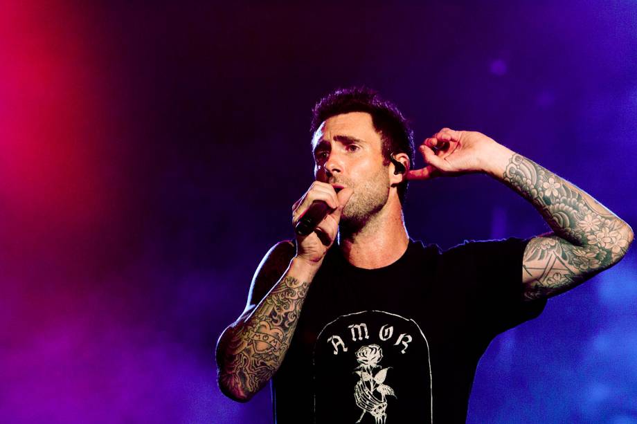 A banda Maroon 5, liderada por Adam Levine no Palco Mundo durante o primeiro dia de Rock in Rio - 15/09/2017