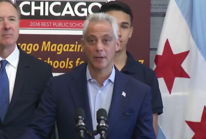 Prefeito de Chicago, Rahm Emmanuel, durante discurso que garante que a cidade será uma área "Trump-Free", após decisão do presidente dos Estados Unidos acabar proteção às crianças refugiadas sem documentação