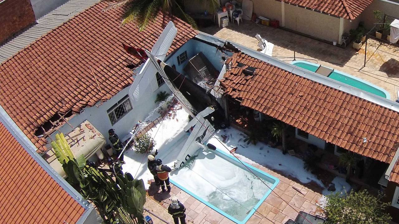 Queda avião em São José do Rio Preto (SP)