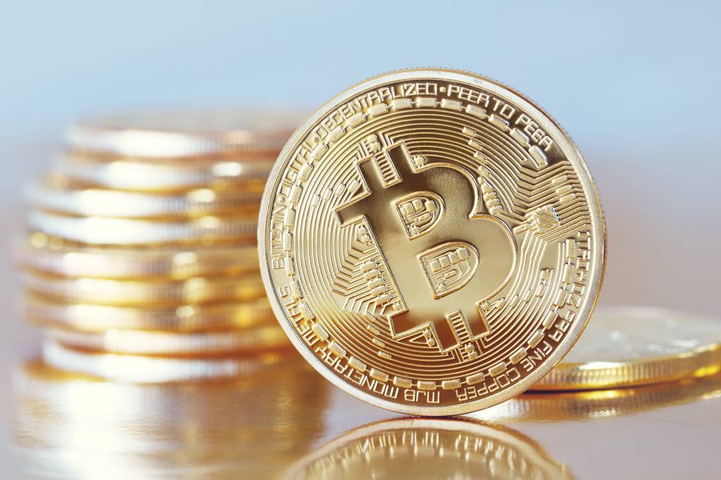 Bitcoin sobe US$ 2 mil em um dia e ultrapassa US$ 15 mil