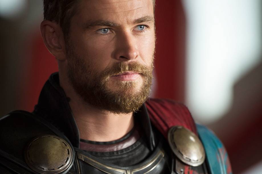 THOR: RAGNAROK com (Chris Hemsworth)