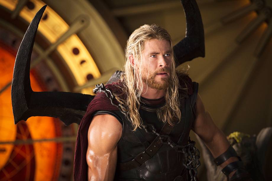 THOR: RAGNAROK com (Chris Hemsworth)