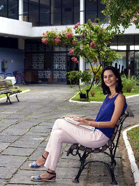 Flávia Roberta Alves Costa, finalista do Prêmio Educador Nota 10