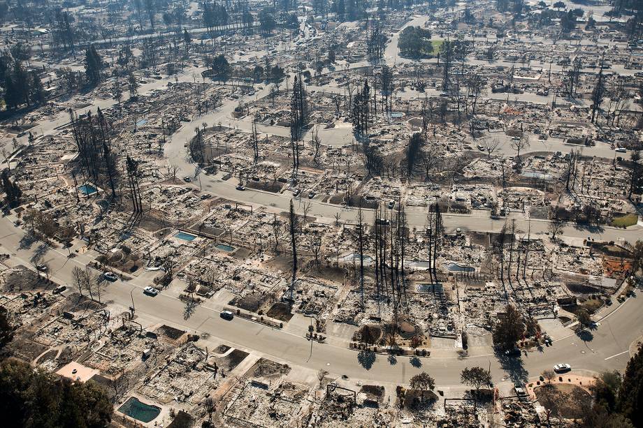 Incêndios florestais se espalharam por vários condados da Califórnia e deixou um rastro de destruição e milhares de construções devastadas - 12/10/2017