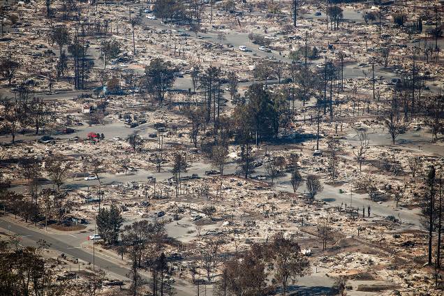 Incêndios florestais se espalharam por vários condados da Califórnia e deixou um rastro de destruição e milhares de construções devastadas - 12/10/2017 Incêndios florestais se espalharam por vários condados da Califórnia e deixou um rastro de destruição e milhares de construções devastadas - 12/10/2017