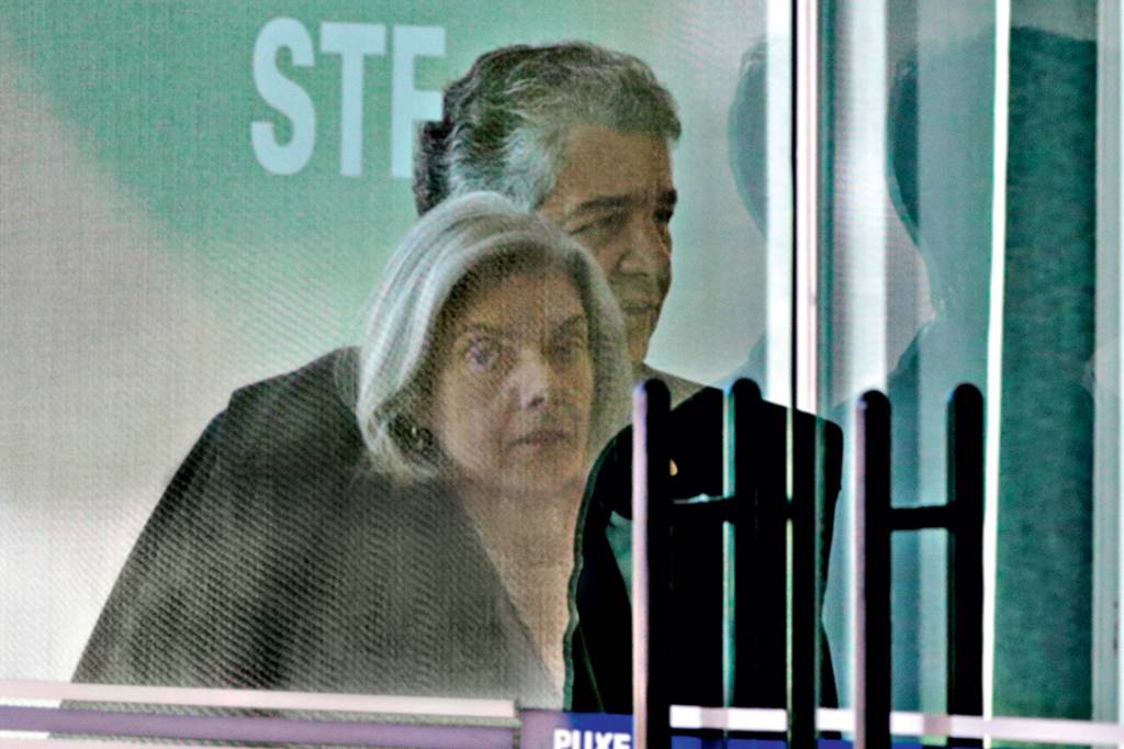 Manobra III – Carmen Lúcia, presidente do STF: omissão no combate
