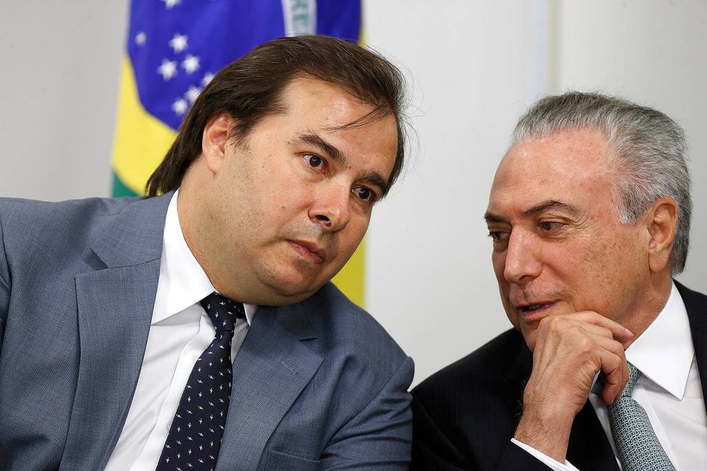 Em jantar, Maia, Temer e Aécio discutem candidatura de Doria à Presidência