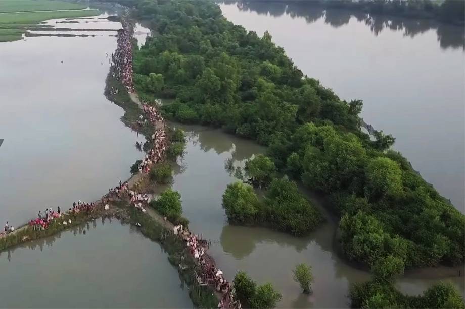 Chegada de 15.000 refugiados rohingyas em Bangladesh