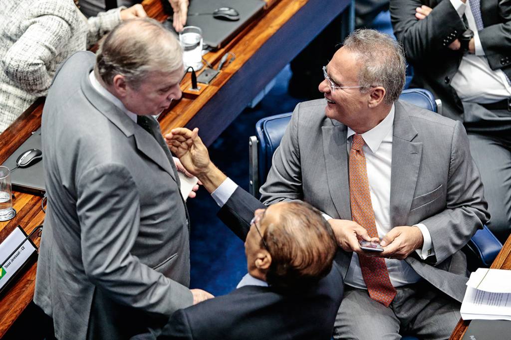 Revista Veja Matéria: Senado derruba decisão do STF e permite retorno de Aécio Neves ao mandato Personagem: Renan Calheiros, Jader Barbalho e Tasso Jereissati Foto: Cristiano Mariz Data: 17/10/2017 Local: senado Federal - Brasília - DF