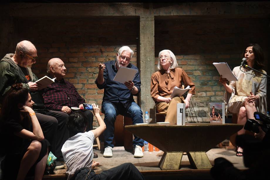 Antonio Fagundes participou da leitura do novo livro de Fernanda Torres “A Glória e Seu Cortejo de Horrores”, no Teatro Oficina Antonio Fagundes participou da leitura do novo livro de Fernanda Torres “A Glória e Seu Cortejo de Horrores”, no Teatro Oficina