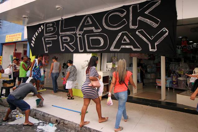 Movimentação no comércio com promoções da Black Friday, no centro do Recife (PE) - 23/11/2017 Movimentação no comércio com promoções da Black Friday, no centro do Recife (PE) - 23/11/2017
