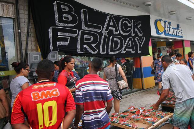 Movimentação no comércio com promoções da Black Friday, no centro do Recife (PE) - 23/11/2017 Movimentação no comércio com promoções da Black Friday, no centro do Recife (PE) - 23/11/2017