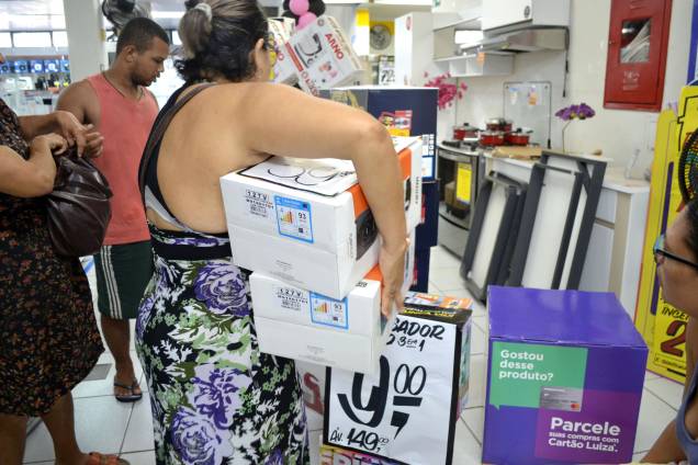 Movimentação de consumidores durante as promoções da Black Friday, no comércio do Centro de Salvador (BA) - 24/11/2017 Movimentação de consumidores durante as promoções da Black Friday, no comércio do Centro de Salvador (BA) - 24/11/2017