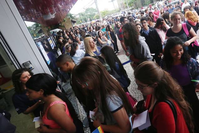 Portões se abrem e estudantes se encaminham para fazer a prova do ENEM deste ano, no campus da UNIP da Avenida Vergueiro, em São Paulo Portões se abrem e estudantes se encaminham para fazer a prova do ENEM deste ano, no campus da UNIP da Avenida Vergueiro, em São Paulo