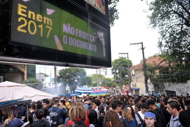 Estudantes se preparam para realização da prova do ENEM, no campus da Uninove Barra Funda, em São Paulo Estudantes se preparam para realização da prova do ENEM, no campus da Uninove Barra Funda, em São Paulo