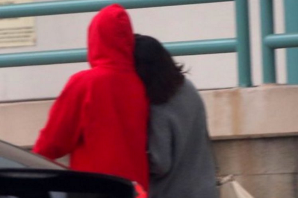 Justin Bieber e Selena Gomez são vistos passeando juntos em Los Angeles