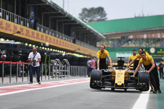 Movimentação no Autódromo de Interlagos antes do início dos treinos para o Grande Prêmio do Brasil de Fórmula 1 - 09/11/2017 Movimentação no Autódromo de Interlagos antes do início dos treinos para o Grande Prêmio do Brasil de Fórmula 1 - 09/11/2017