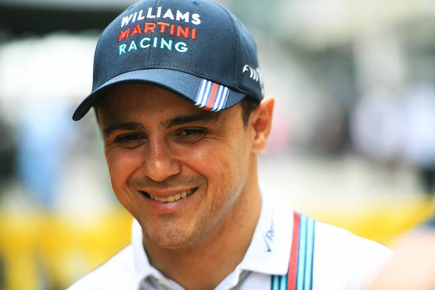 O piloto brasileiro Felipe Massa da Williams no Autódromo de Interlagos antes do início dos treinos para o Grande Prêmio do Brasil de Fórmula 1 O piloto brasileiro Felipe Massa da Williams no Autódromo de Interlagos antes do início dos treinos para o Grande Prêmio do Brasil de Fórmula 1
