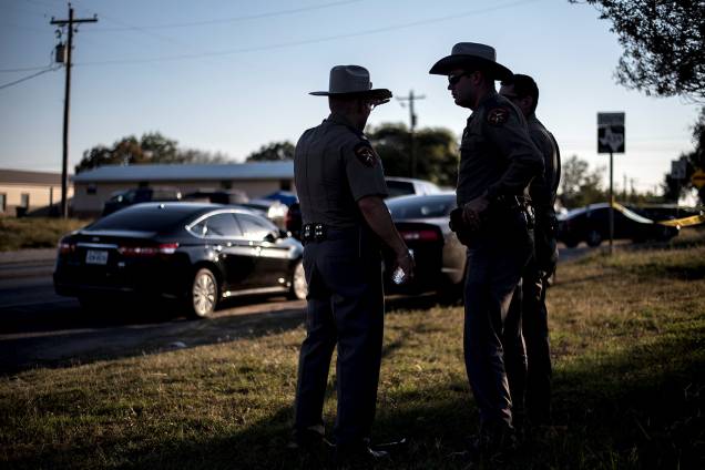 Ao menos 26 pessoas morreram após massacre na Primeira Igreja Batista em Sutherland Springs, no estado americano do Texas - 05/11/2017 Ao menos 26 pessoas morreram após massacre na Primeira Igreja Batista em Sutherland Springs, no estado americano do Texas - 05/11/2017