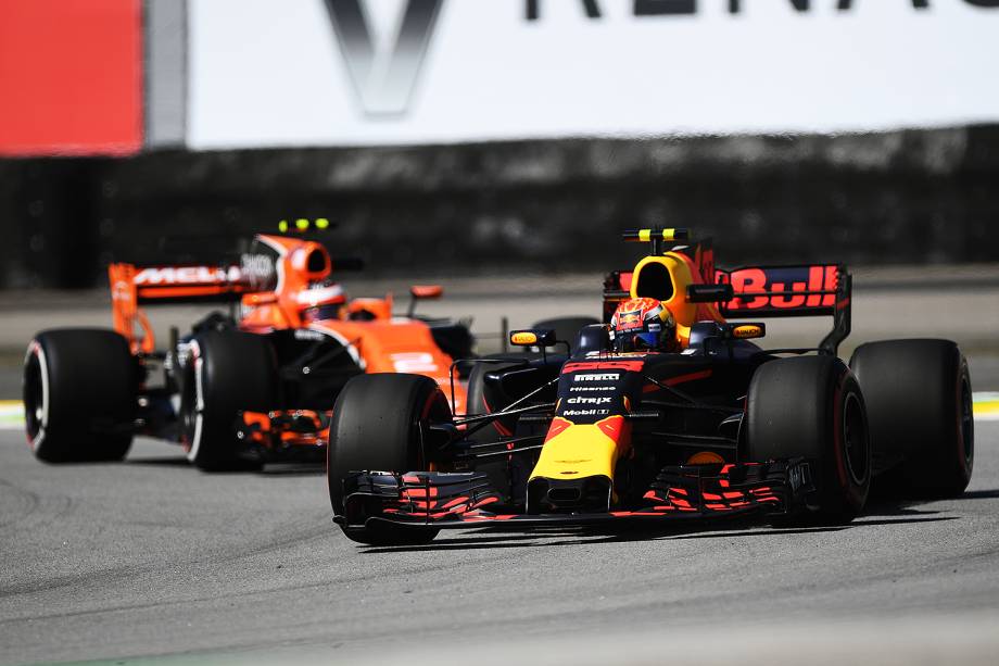 O piloto holandês Max Verstappen, da Red Bull, durante sessão de treinos livres do Grande Prêmio do Brasil, em Interlagos - 10/11/2017