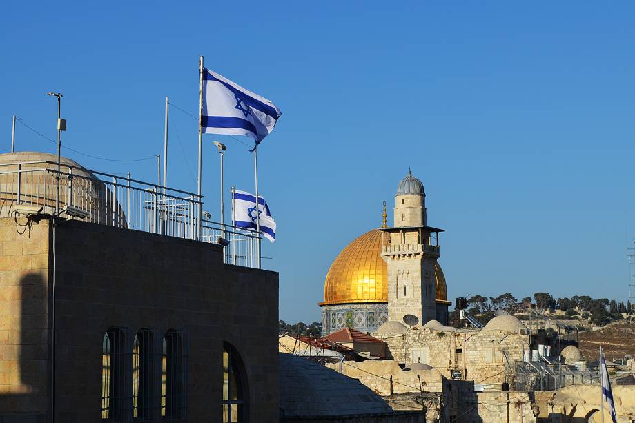 Cúpula da Rocha ou Domo da Rocha, situado no monte do Templo, na Cidade Velha de Jerusalém Cúpula da Rocha ou Domo da Rocha, situado no monte do Templo, na Cidade Velha de Jerusalém