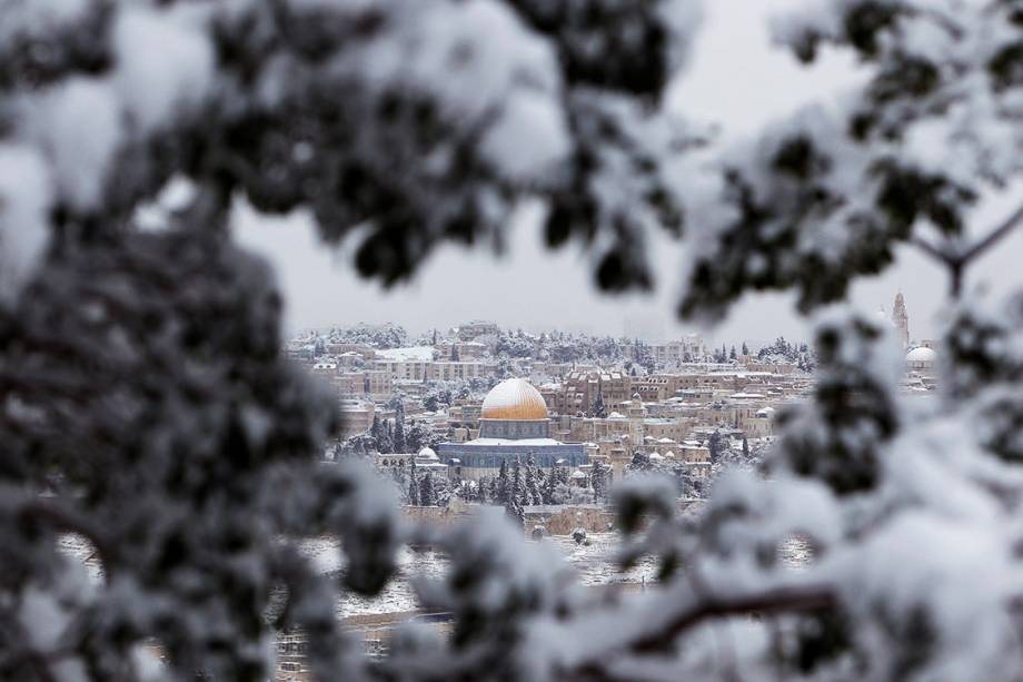 Neve cobre o Domo da Rocha, em Jerusalém Neve cobre o Domo da Rocha, em Jerusalém