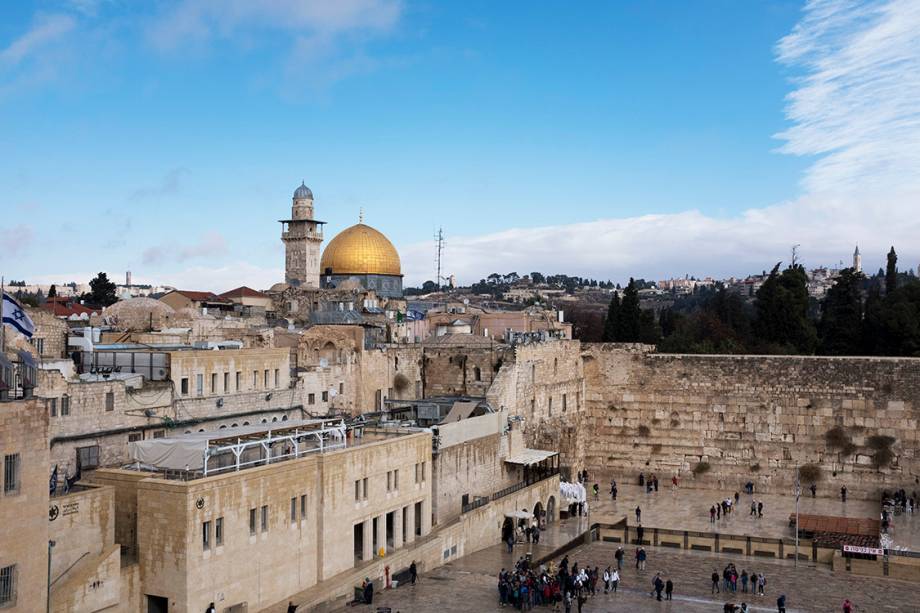 Vista do muro das Lamentações e o Domo da Rocha, em Jerusalém - 06/12/2017