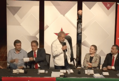 O ex-presidente Lula durante reunião com as bancadas do PT na Câmara e no Senado, em Brasília