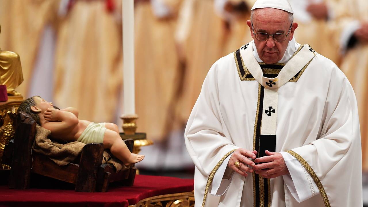 Papa Francisco celebra a Missa do Galo, na Basílica de São Pedro, localizada no Vaticano - 24/12/2017