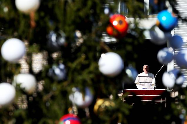 Papa Francisco realiza oração do Ângelus, na Praça de São Pedro, localizada no Vaticano - 24/12/2017 Papa Francisco realiza oração do Ângelus, na Praça de São Pedro, localizada no Vaticano - 24/12/2017