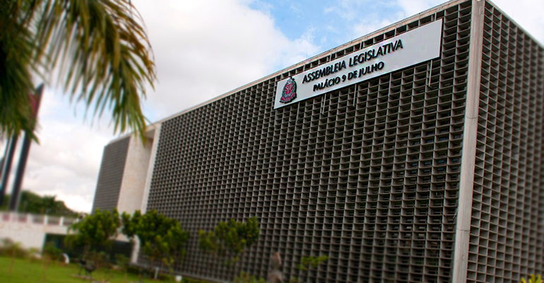 Alesp quer investigar adultização nas redes