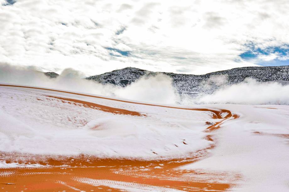 O Deserto do Saara ficou coberto de neve pela pela segunda vez em quatro décadas, em Ain Sefra