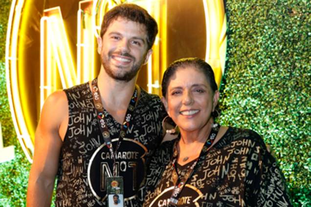 Duda Nagle e Leda Nagle posam para foto em camarote no Sambódromo da Marquês de Sapucaí - 11/02/2018 Duda Nagle e Leda Nagle posam para foto em camarote no Sambódromo da Marquês de Sapucaí - 11/02/2018